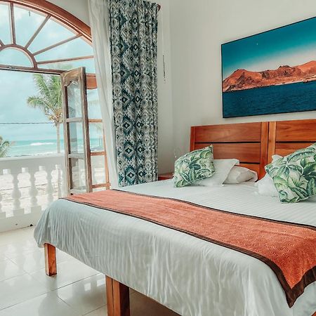 Hotel Albemarle Puerto Villamil Buitenkant foto