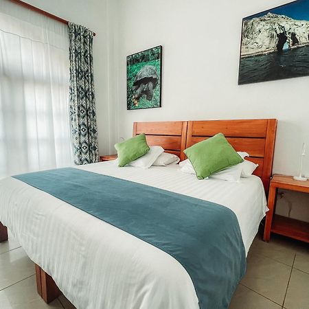 Hotel Albemarle Puerto Villamil Buitenkant foto