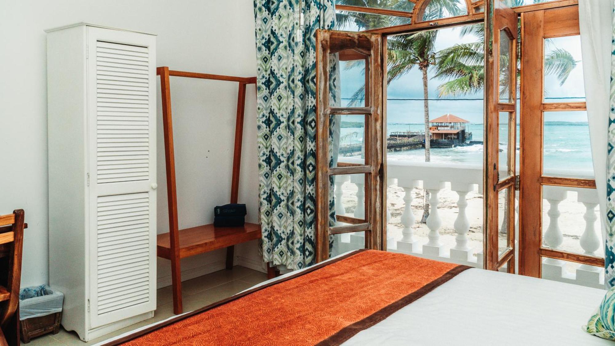 Hotel Albemarle Puerto Villamil Buitenkant foto