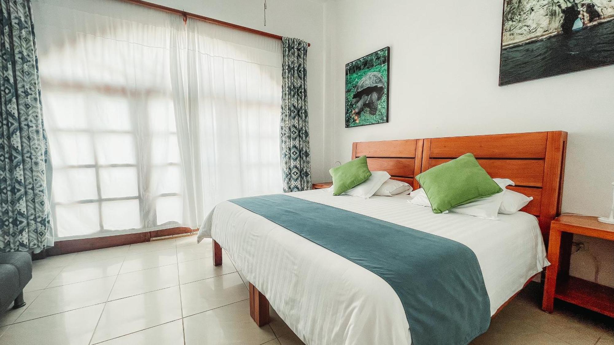 Hotel Albemarle Puerto Villamil Buitenkant foto