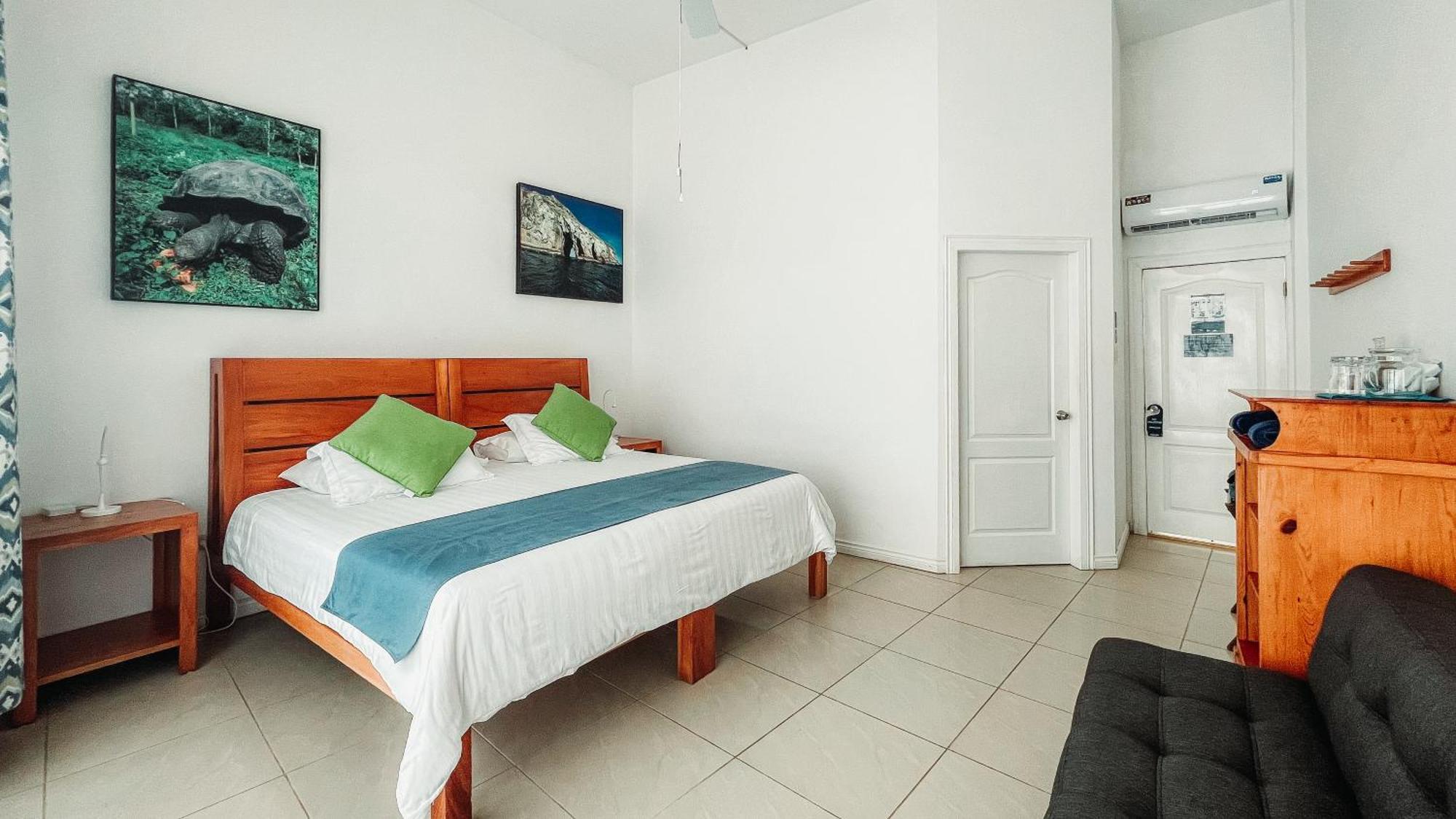 Hotel Albemarle Puerto Villamil Buitenkant foto