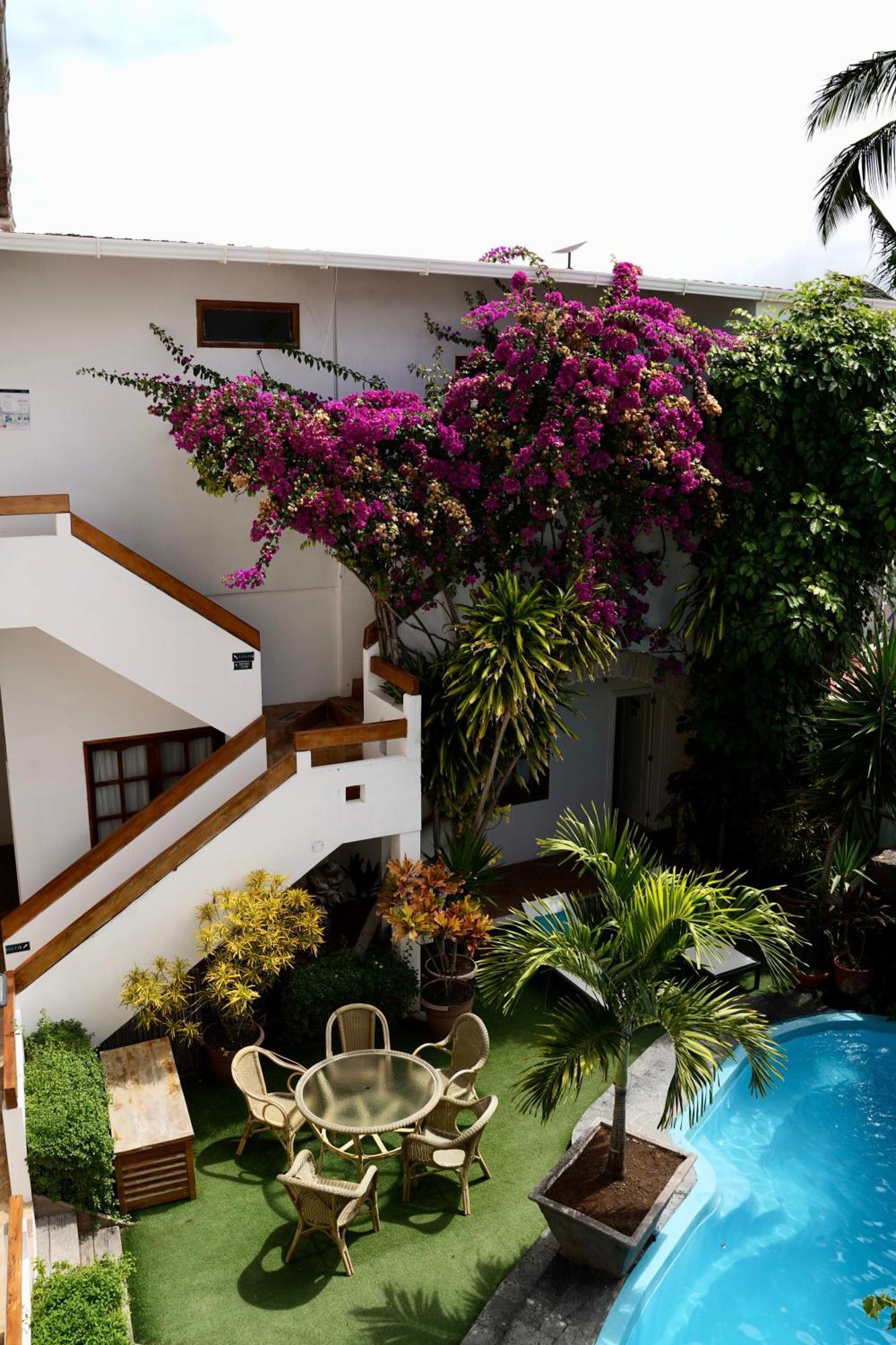 Hotel Albemarle Puerto Villamil Buitenkant foto